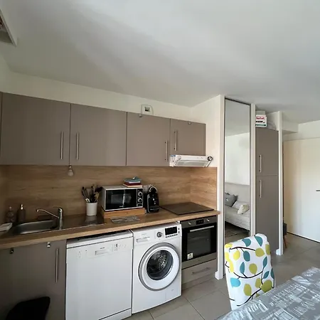 Apartment Centre : T2 Avec Parking, Loggia Et Proche - Fr-1-319-566 Arcachon